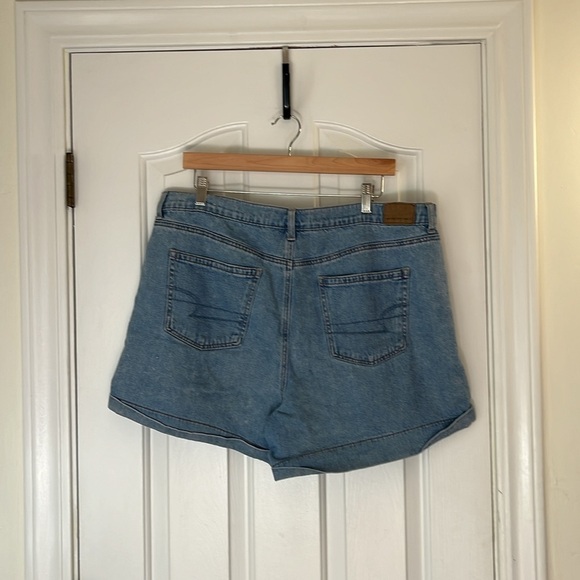 American Eagle | Pleated Mom Short 4" Inseam Mid-Wash Plus Size 18 Summer Spring - Picture 5 of 9